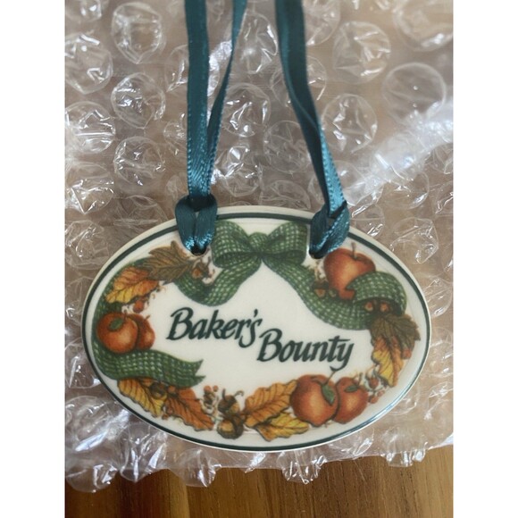 Vintage Longaberger Basket Bakers Bounty Tie On w/ Ribbons Autumn Piece 33669 - Picture 2 of 5